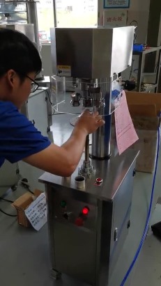 咖（kā）啡粉小（xiǎo）鋁罐半自動封（fēng）罐機