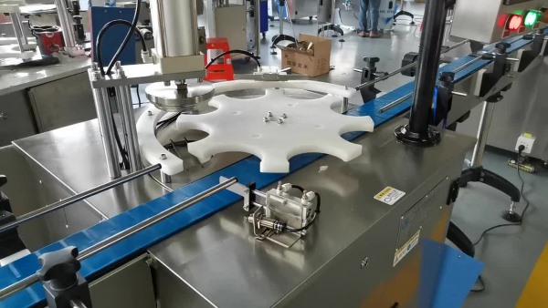 紙（zhǐ）罐擴口機和封罐機