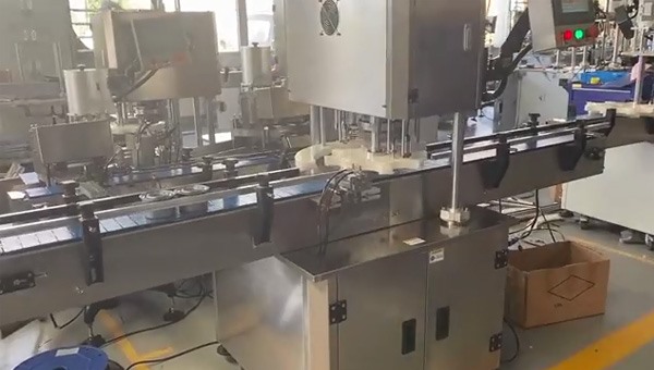 伺（sì）服（fú）封罐機